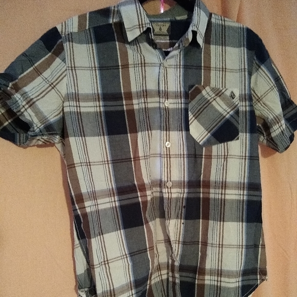 Volcom Short Sleeve Button Up - Picture 1 of 3